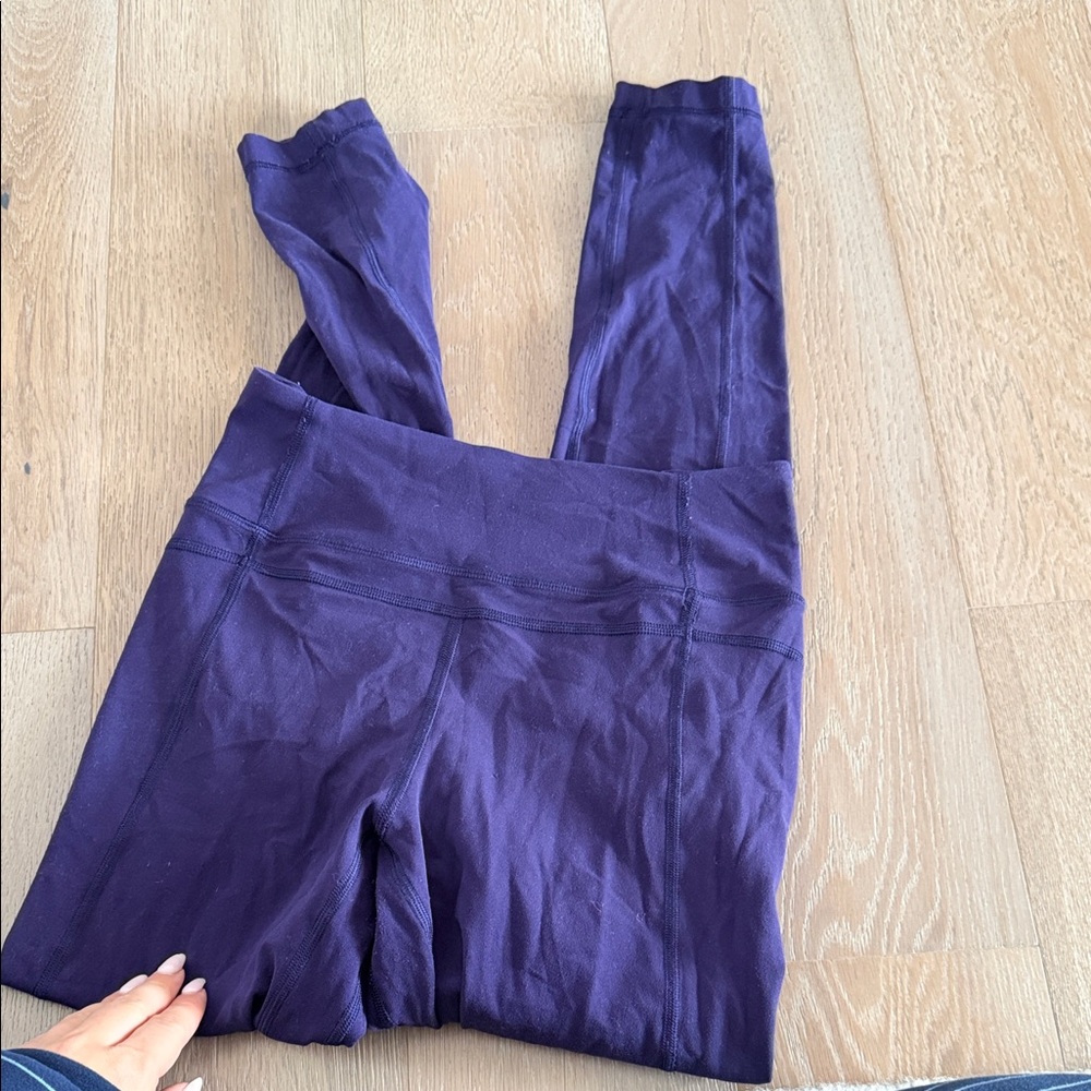 Women's Purple LULU LEMON LEGGINGS SIZE 6 - Picture 2 of 3